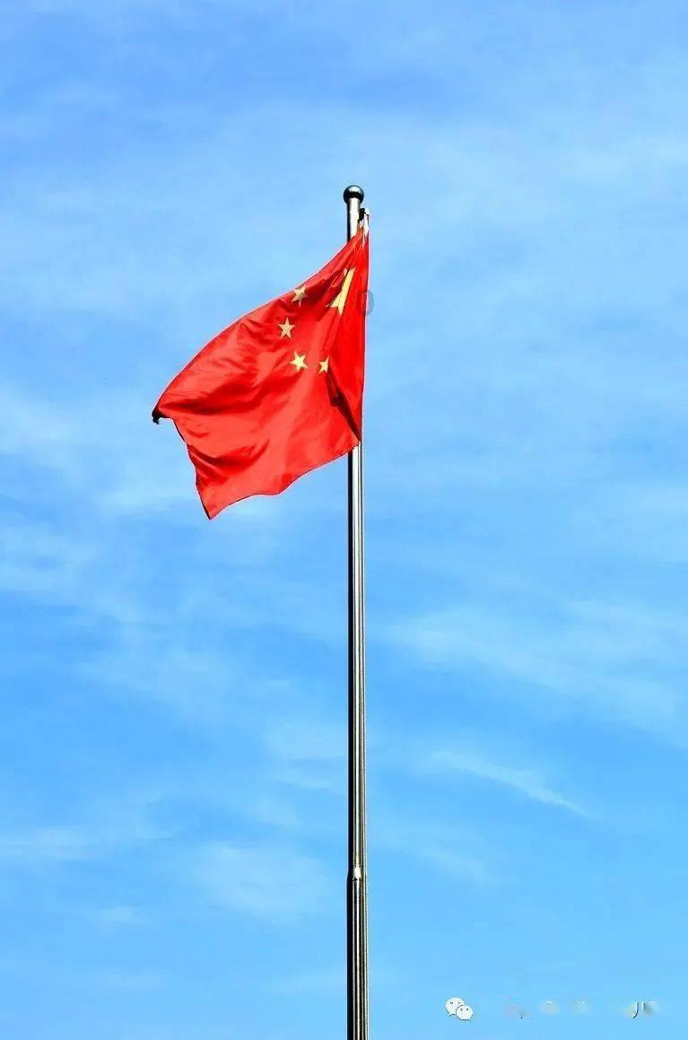 迪丽热巴被挖逆天婴儿照 粉丝力挺没整容从小美到大